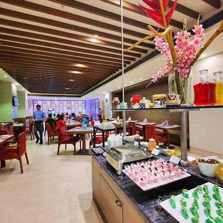 Regenta Central Grand Exotica Pimpri-Chinchwad Exterior foto