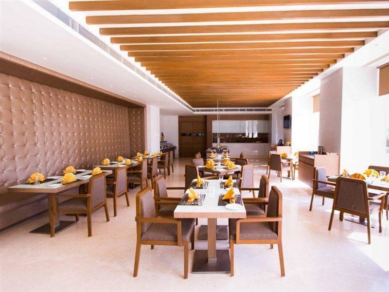 Regenta Central Grand Exotica Pimpri-Chinchwad Exterior foto