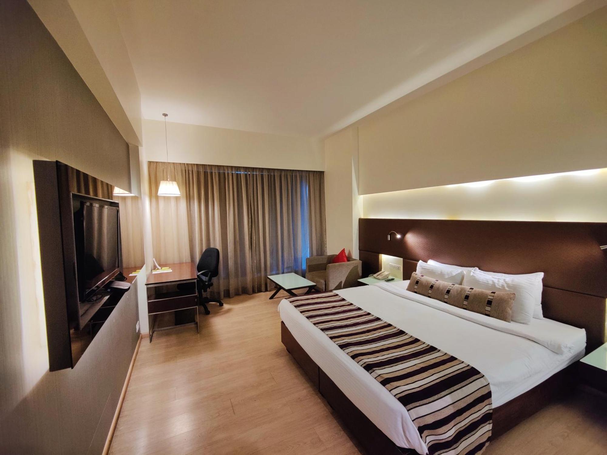 Regenta Central Grand Exotica Pimpri-Chinchwad Exterior foto