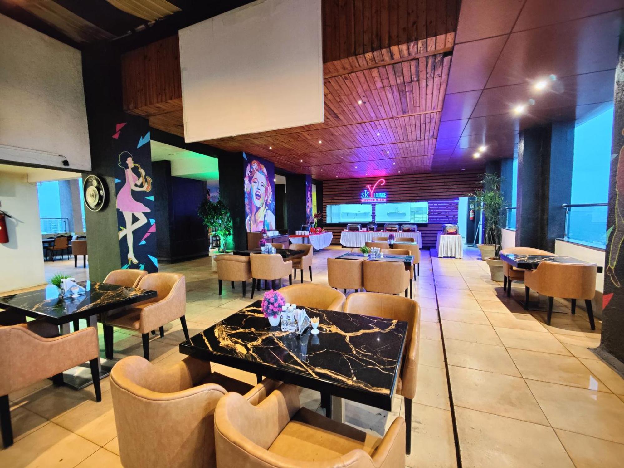Regenta Central Grand Exotica Pimpri-Chinchwad Exterior foto