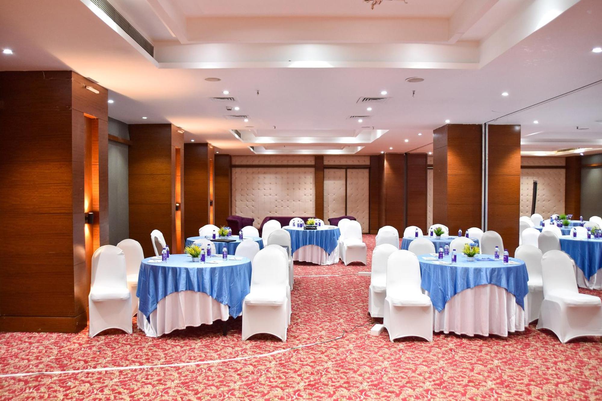 Regenta Central Grand Exotica Pimpri-Chinchwad Exterior foto