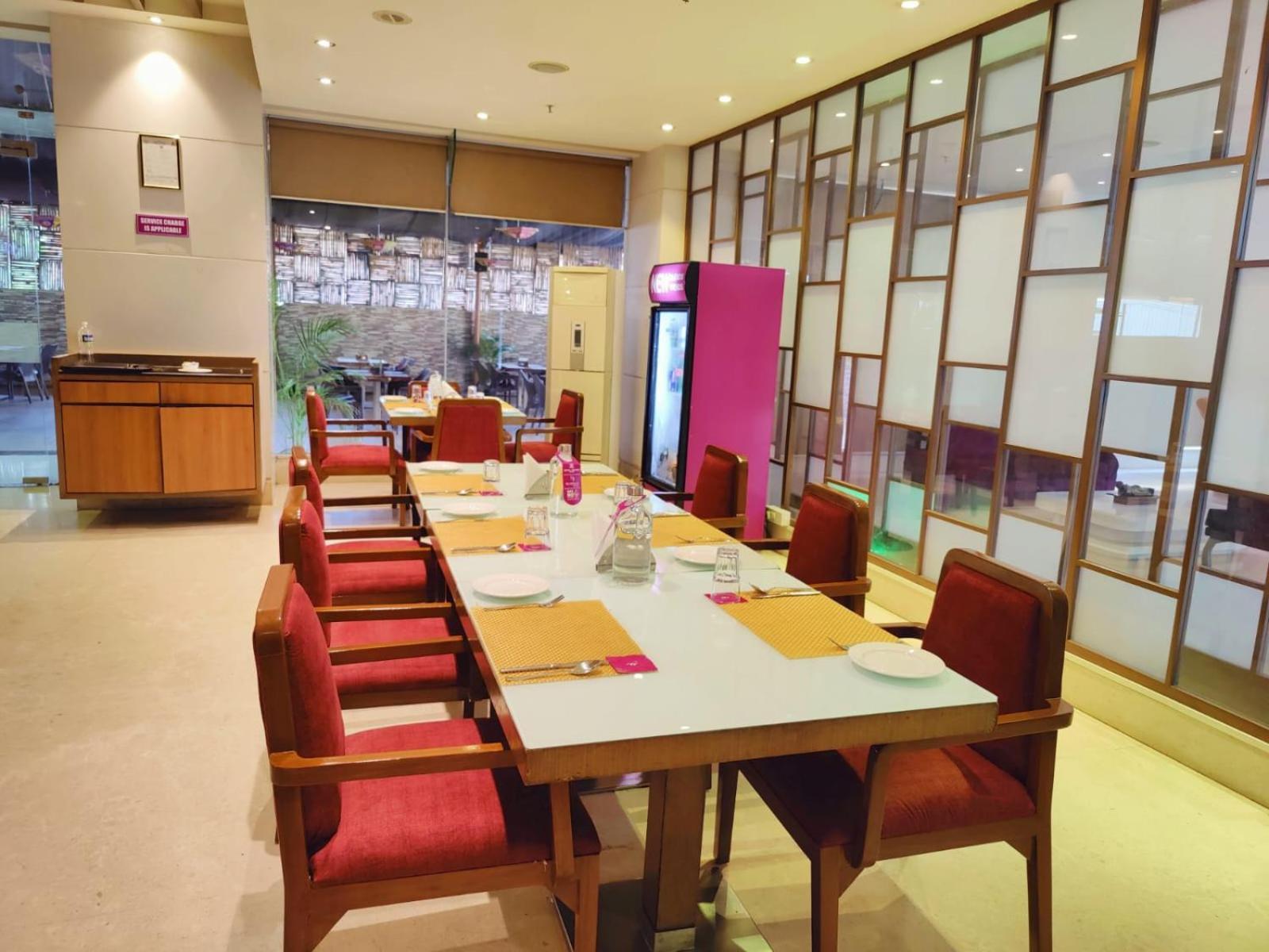 Regenta Central Grand Exotica Pimpri-Chinchwad Exterior foto