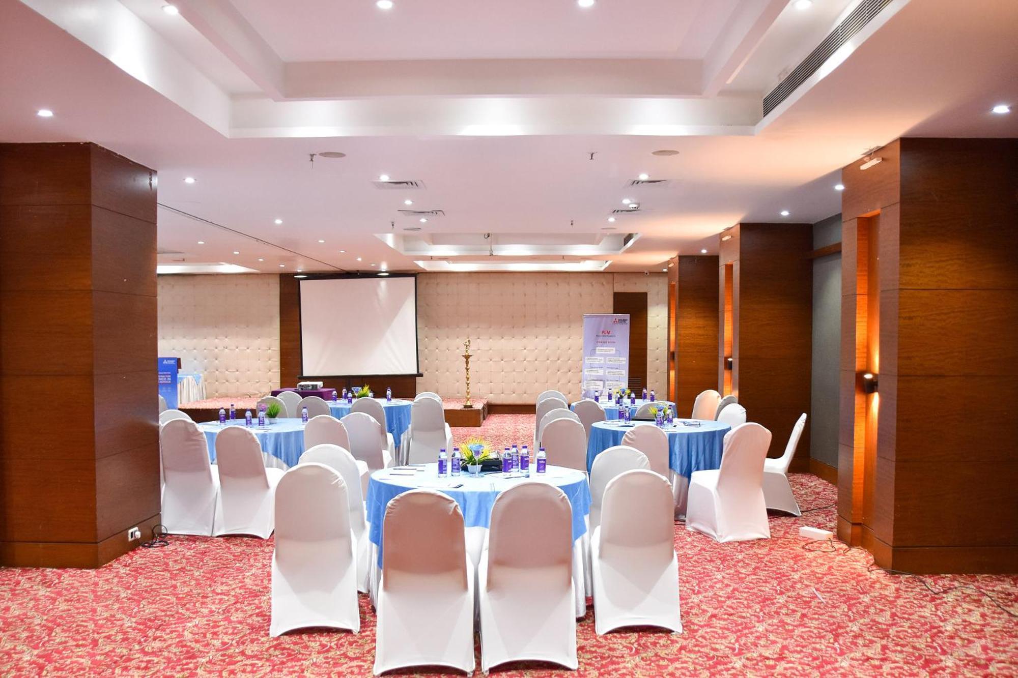Regenta Central Grand Exotica Pimpri-Chinchwad Exterior foto