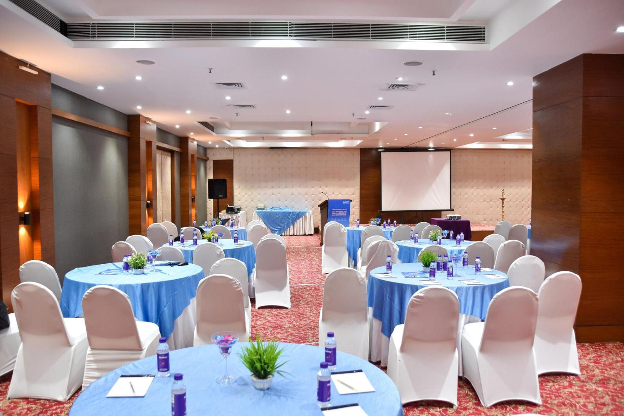 Regenta Central Grand Exotica Pimpri-Chinchwad Exterior foto