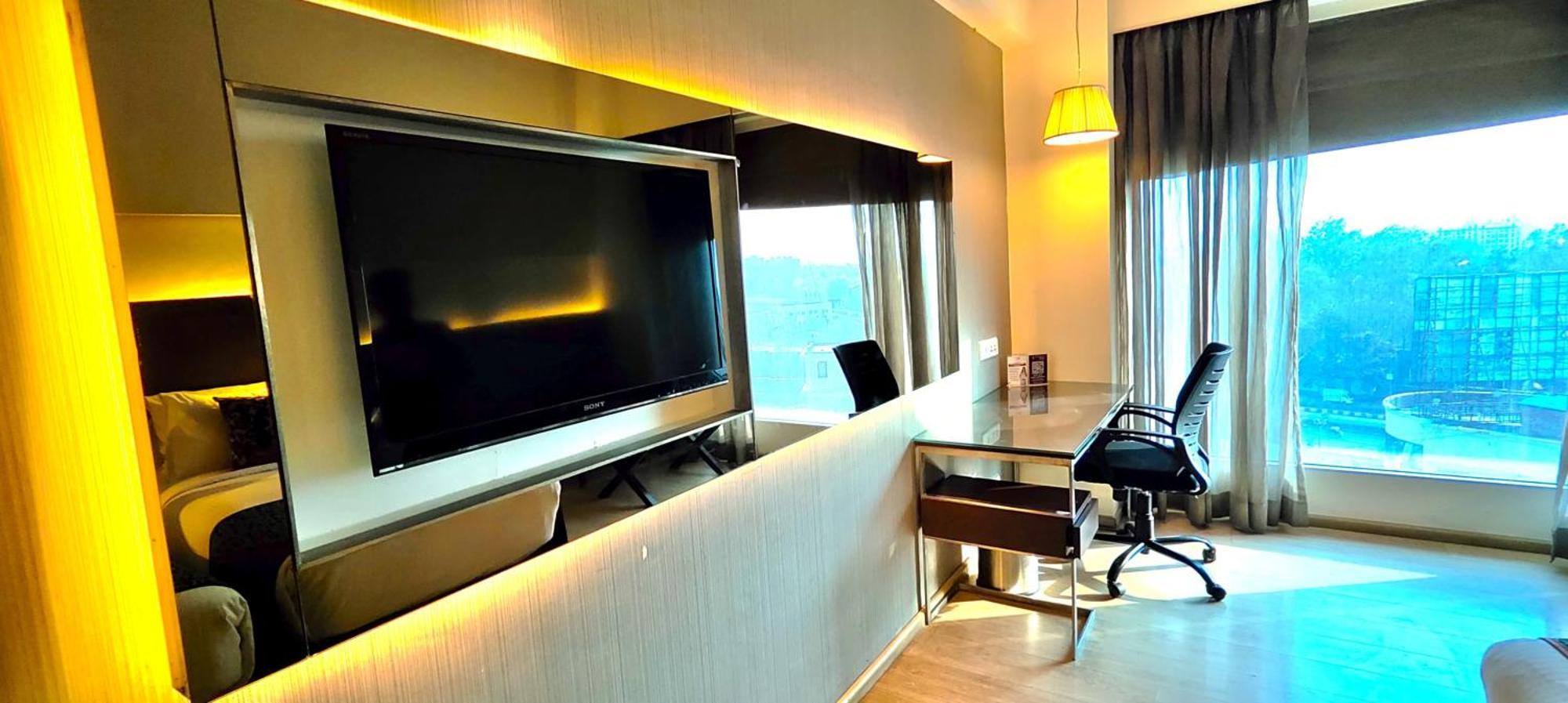 Regenta Central Grand Exotica Pimpri-Chinchwad Exterior foto