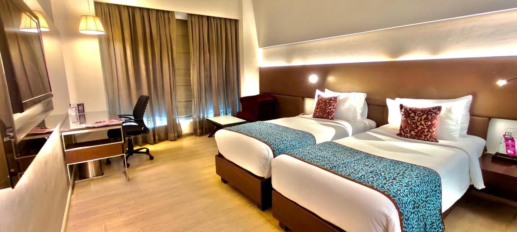 Regenta Central Grand Exotica Pimpri-Chinchwad Exterior foto